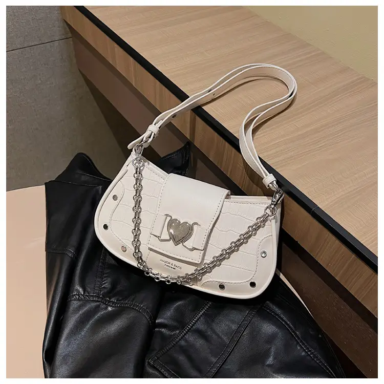 Black Chain Crossbody Bag Women 2025 New — feature 18