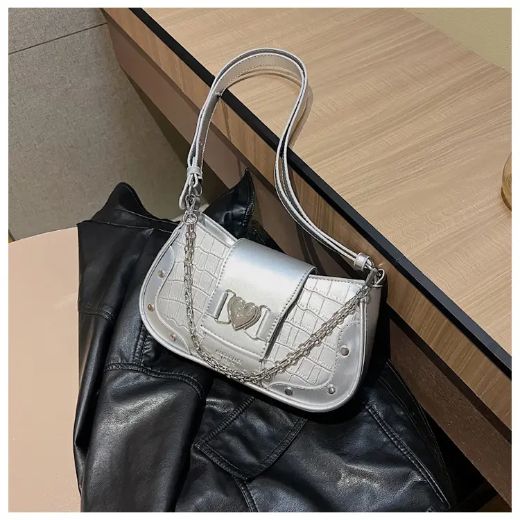 Black Chain Crossbody Bag Women 2025 New — feature 19
