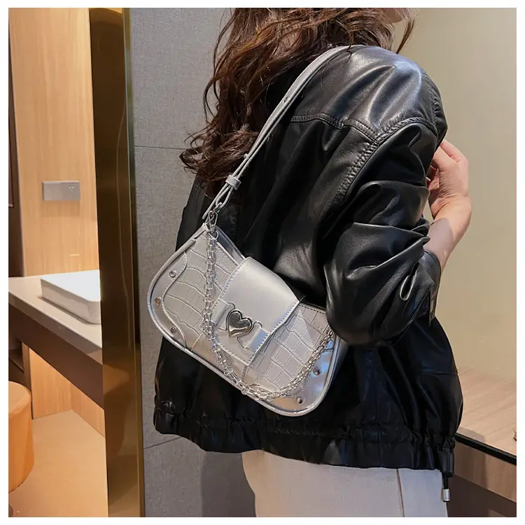 Black Chain Crossbody Bag Women 2025 New — feature 27