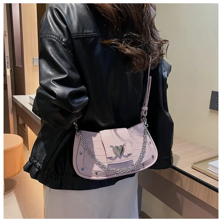 Black Chain Crossbody Bag Women 2025 New — feature 29