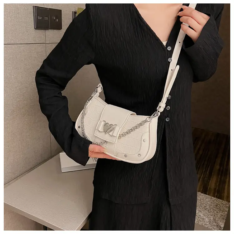 Black Chain Crossbody Bag Women 2025 New — feature 32