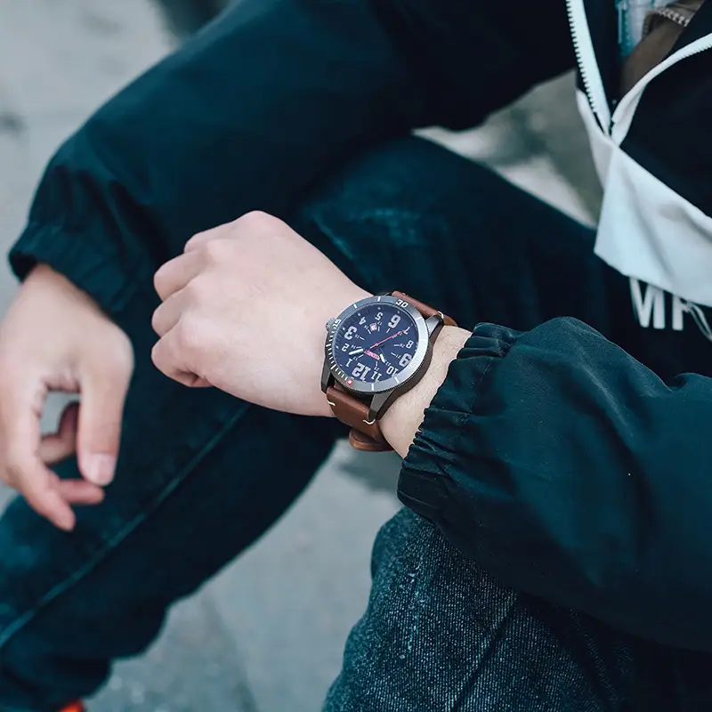 Men's Waterproof Quartz Watch Brown Leather Band 511 — feature 3
