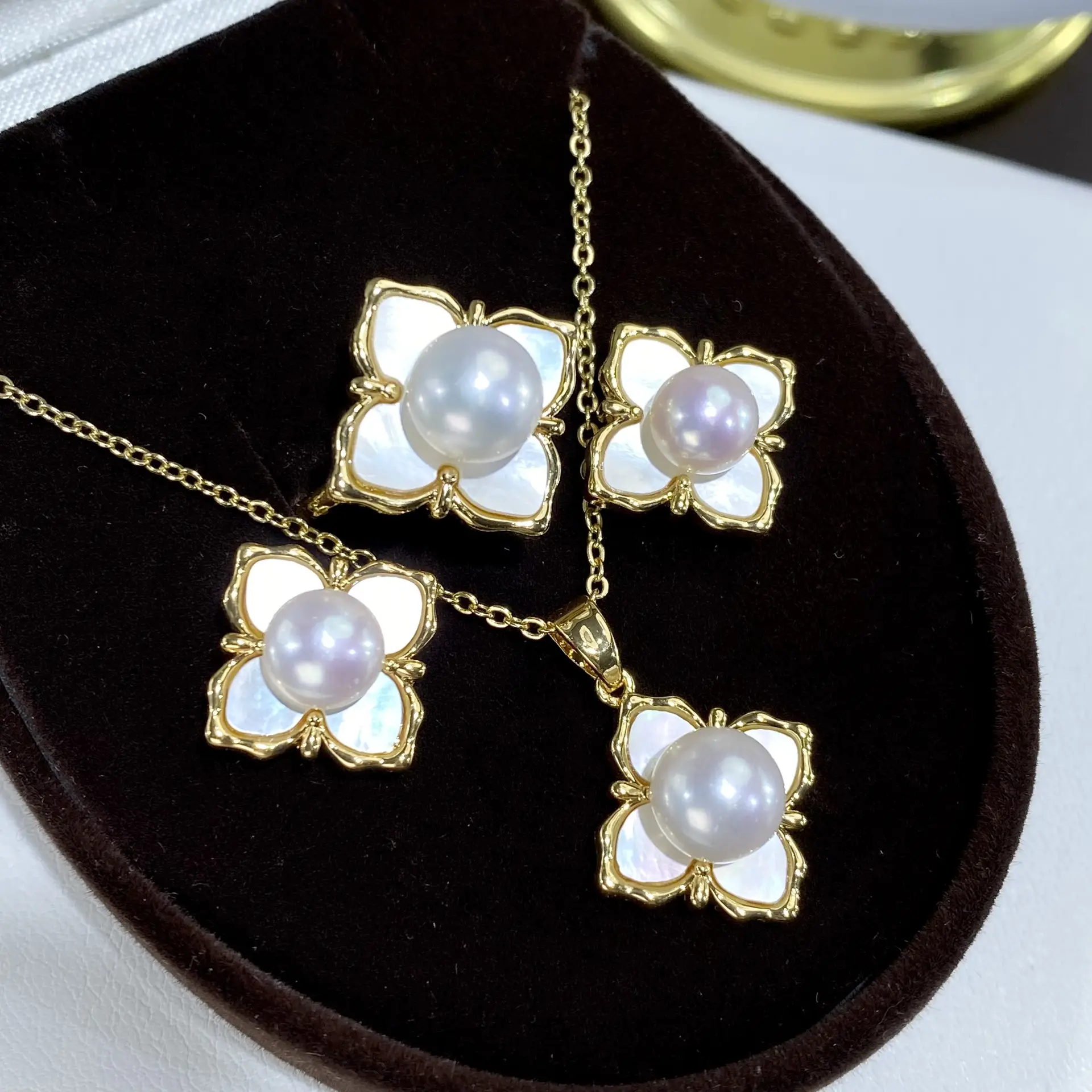 2025 Pearl Flower Earrings Set for Women S925 Gold — feature 1