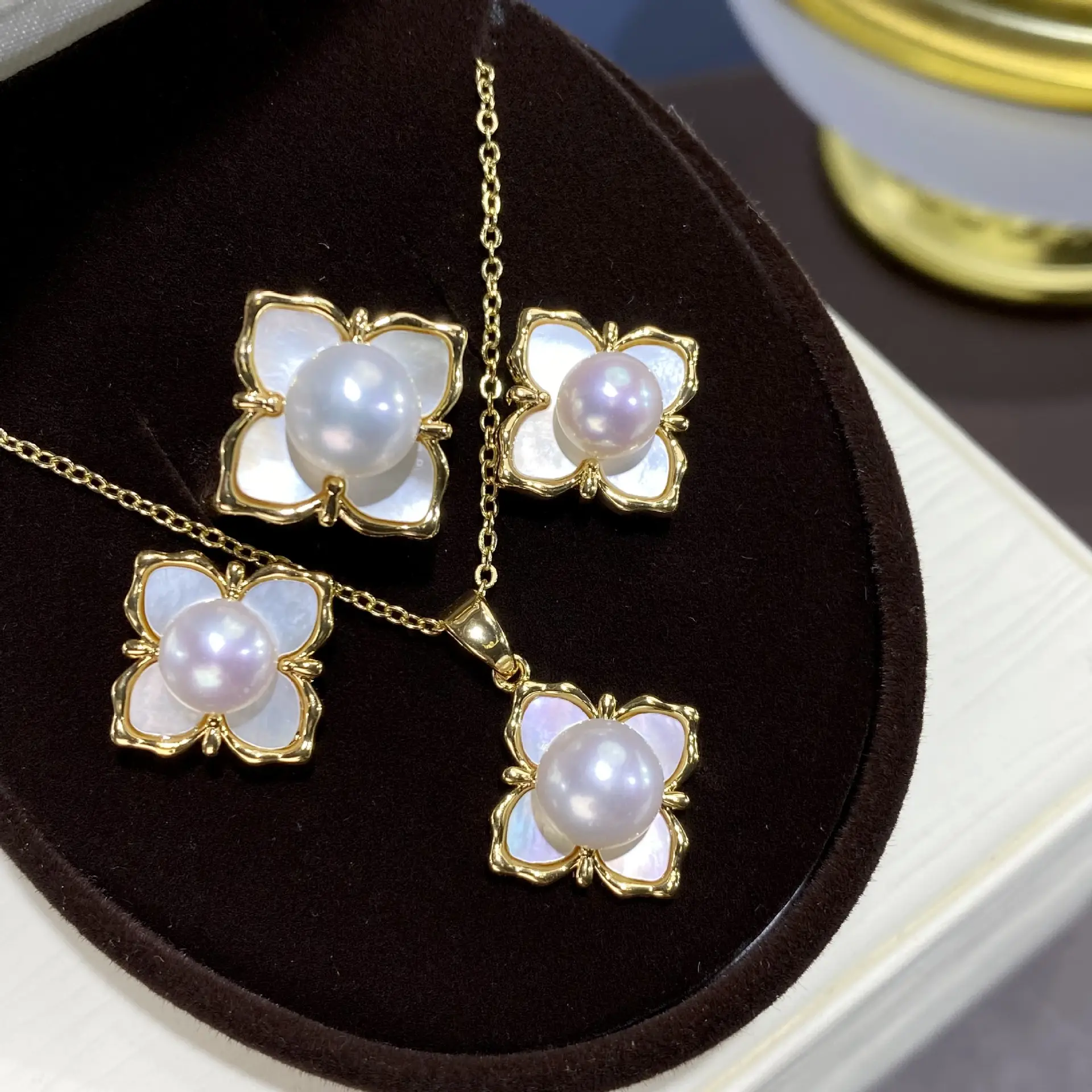 2025 Pearl Flower Earrings Set for Women S925 Gold — feature 2