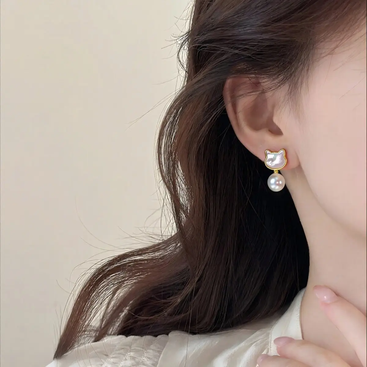 Cat Design Pearl Earrings for Women 18K Gold - Image 4