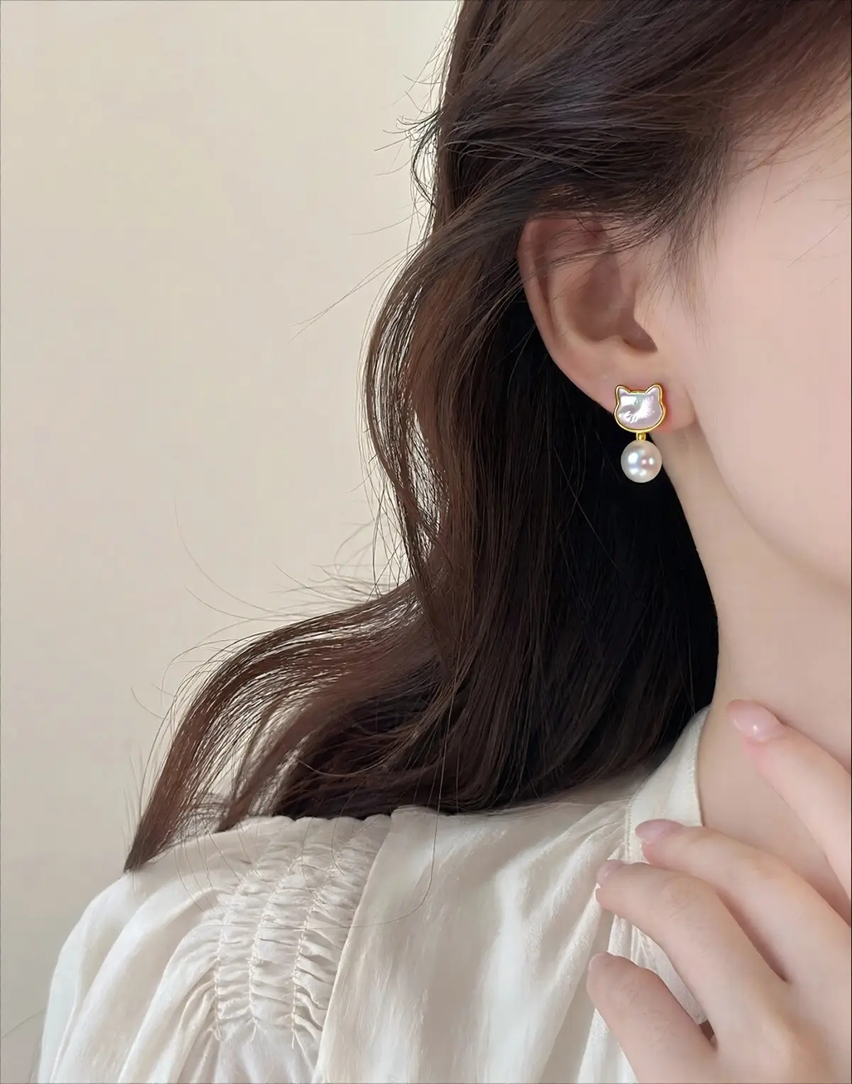Cat Design Pearl Earrings for Women 18K Gold — feature 10