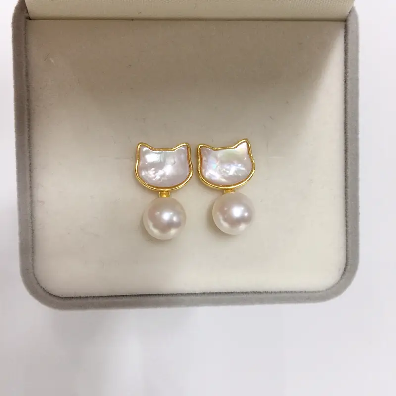 Cat Design Pearl Earrings for Women 18K Gold — feature 8