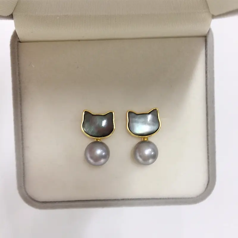 Cat Design Pearl Earrings for Women 18K Gold — feature 9