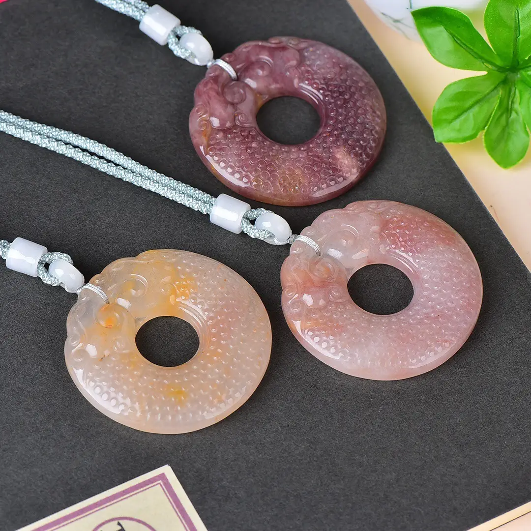 Golden Jade Two Beasts Pendant for Men Women — feature 7