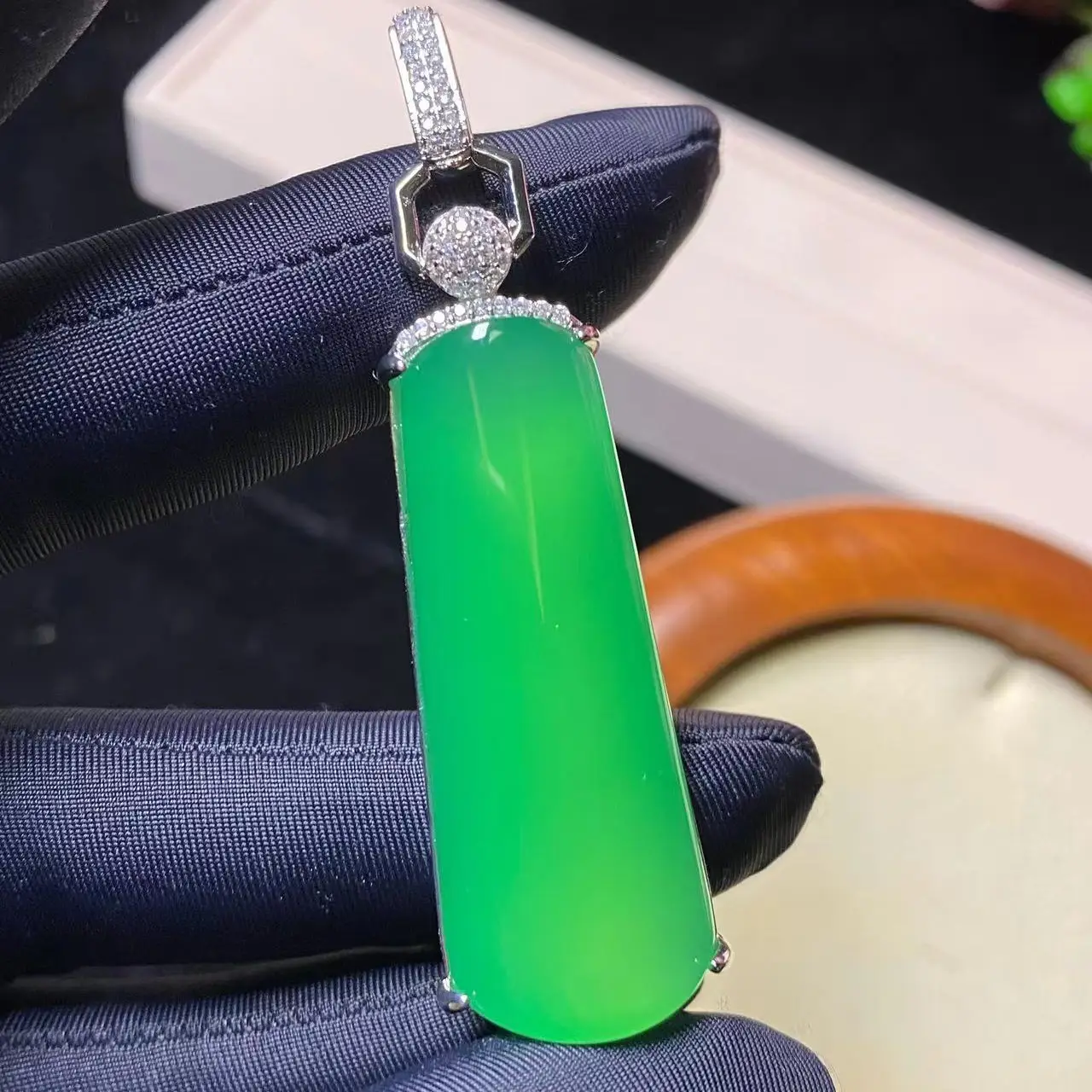 Ice Green Chalcedony Nocture Pendant 925 Silver Plated - Image 4