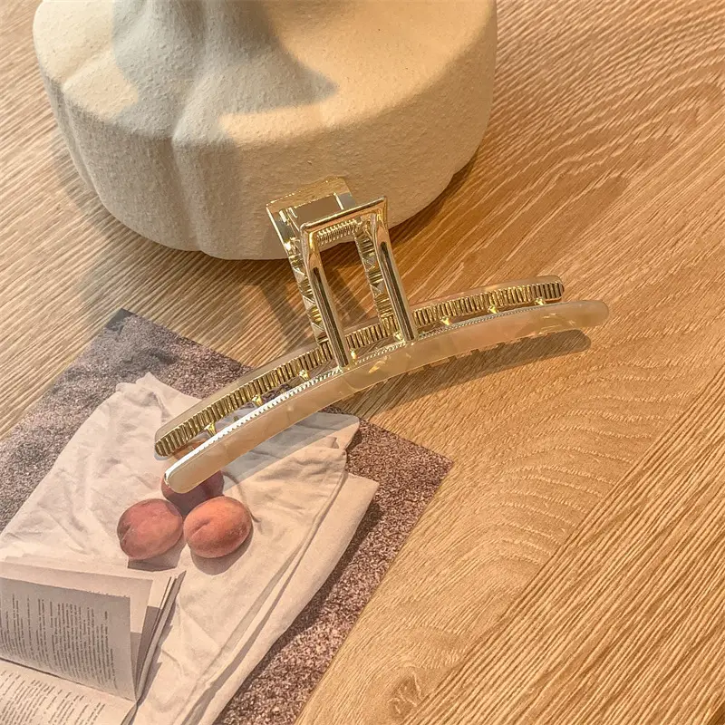 Oversized Retro Hairpin Women's Back Acetate Clip - Image 9