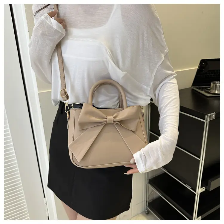 Black Bow Shoulder Messenger Bag for Women 2023 — feature 12