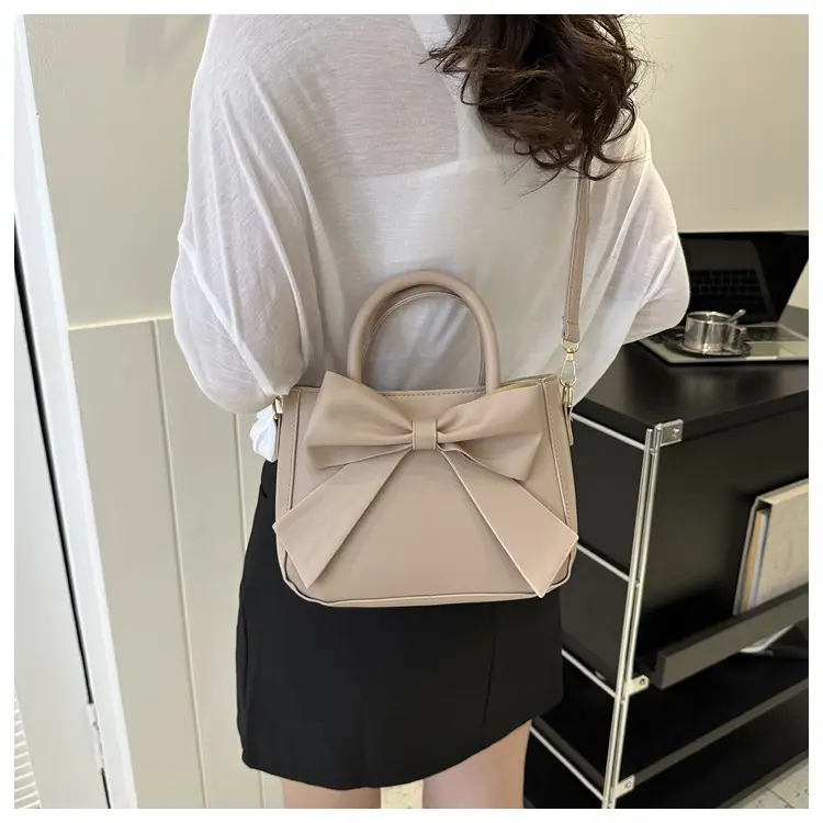 Black Bow Shoulder Messenger Bag for Women 2023 — feature 13