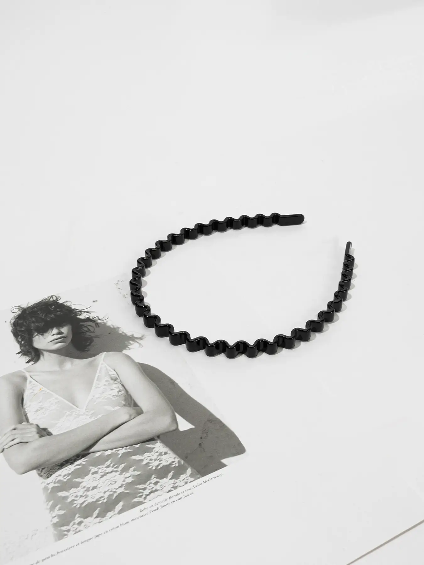 Black Wavy Hair Hoop for Women's Hairpin - Image 2