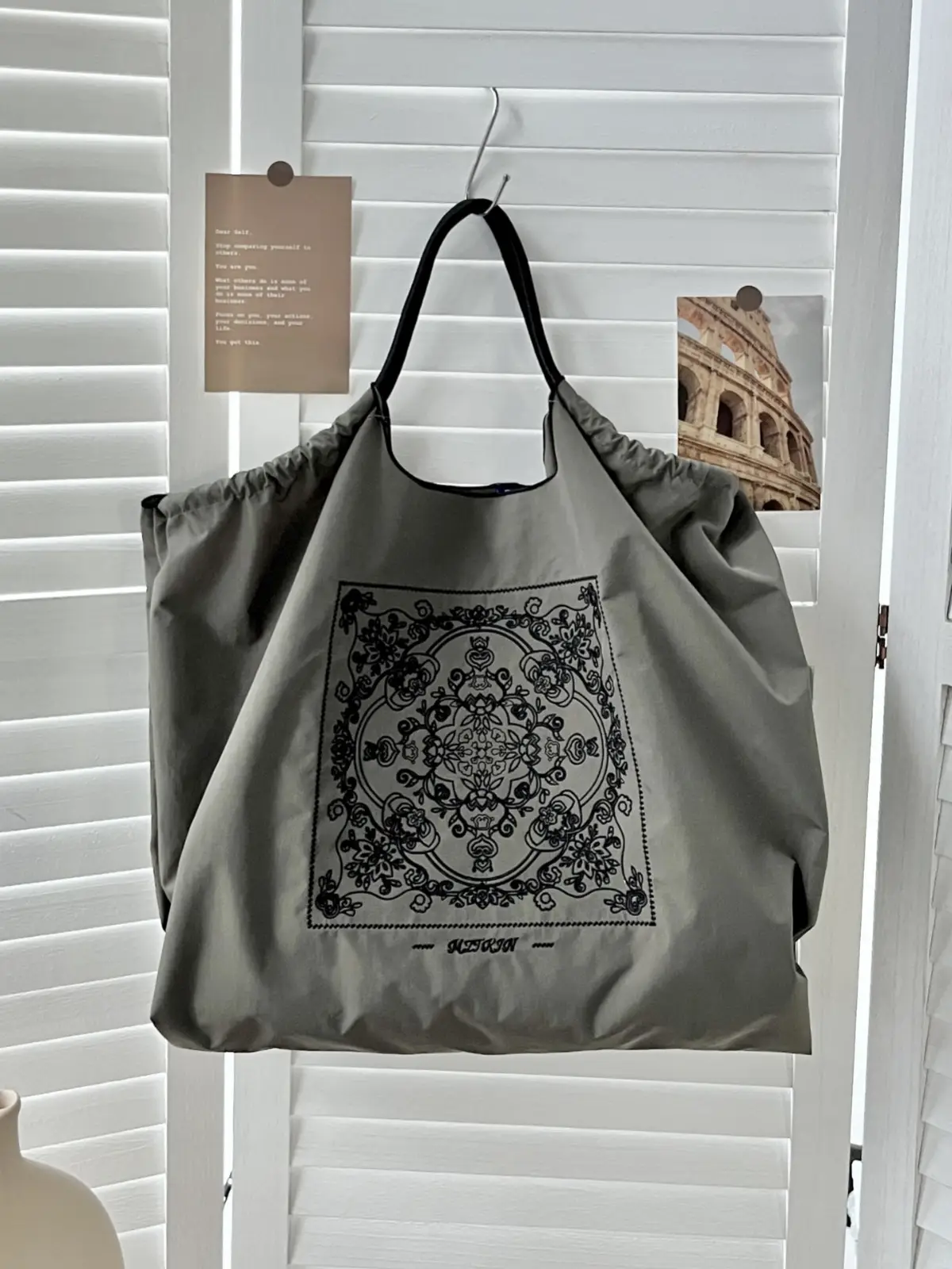 Black Embroidered Nylon Handbag Large Capacity - Image 5