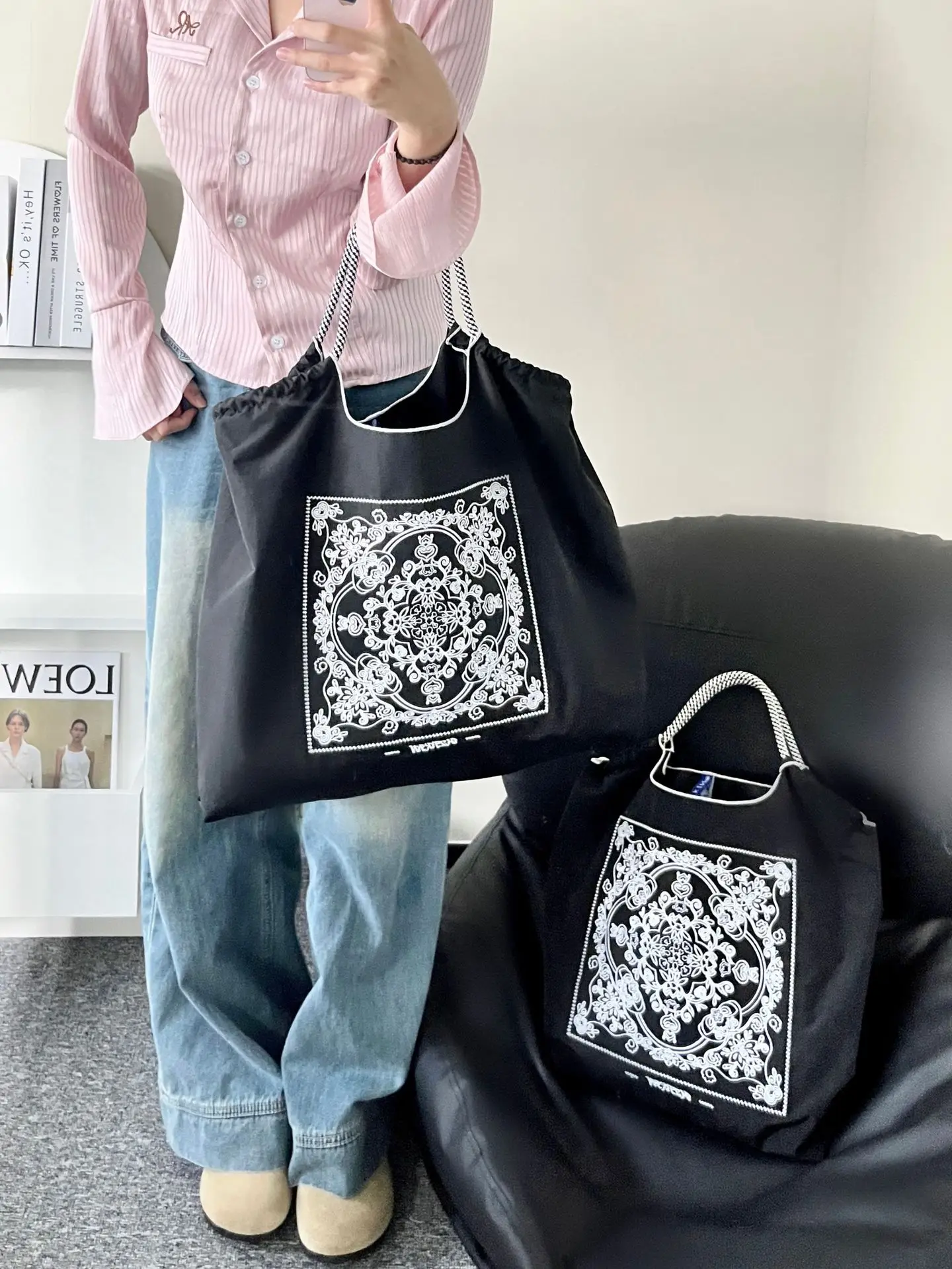 Black Embroidered Nylon Handbag Large Capacity — feature 9