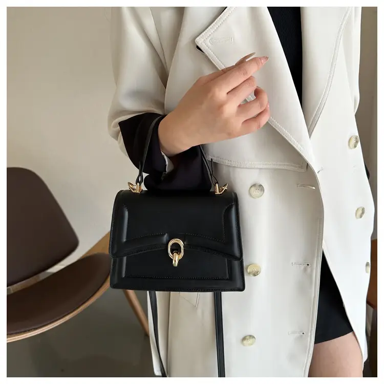 White Western Style Shoulder Messenger Bag 2023 — feature 11