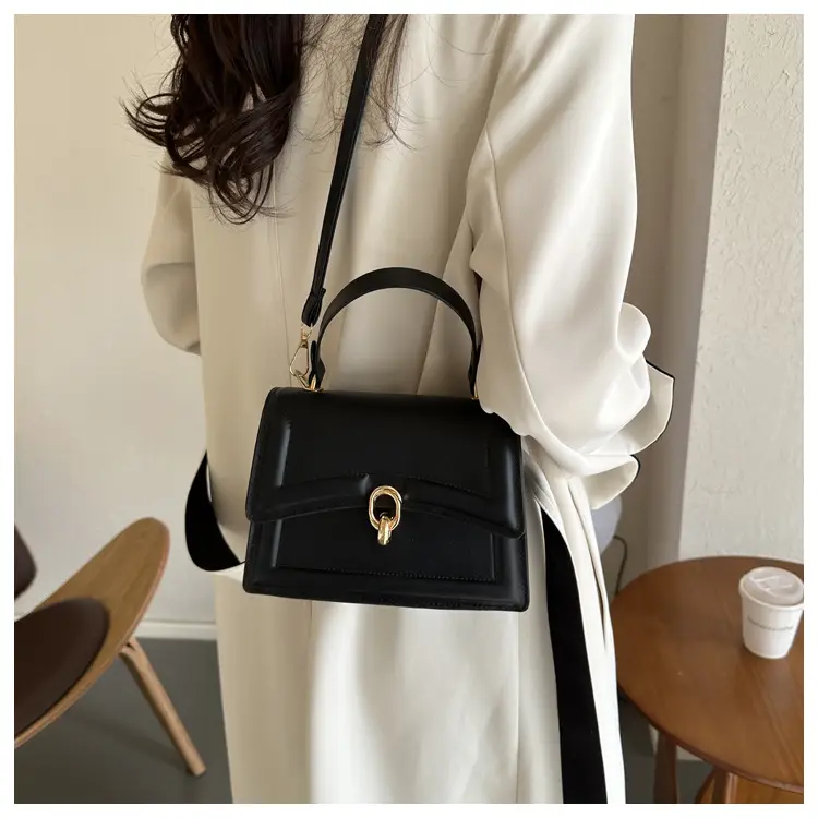 White Western Style Shoulder Messenger Bag 2023 — feature 12