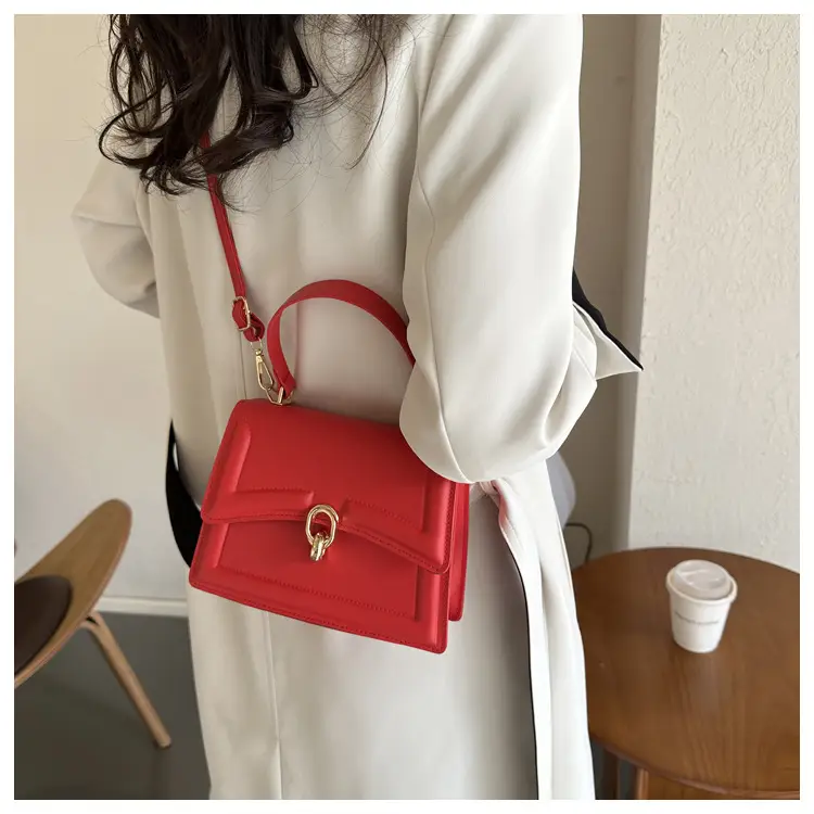 White Western Style Shoulder Messenger Bag 2023 — feature 9