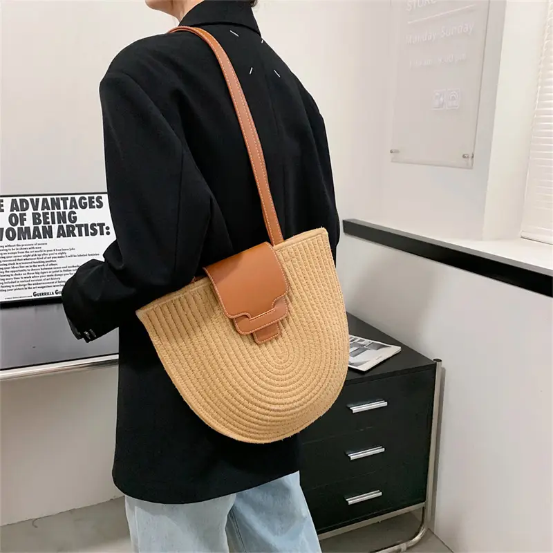 Vintage Straw Shoulder Bag with Leather Strap - Image 4