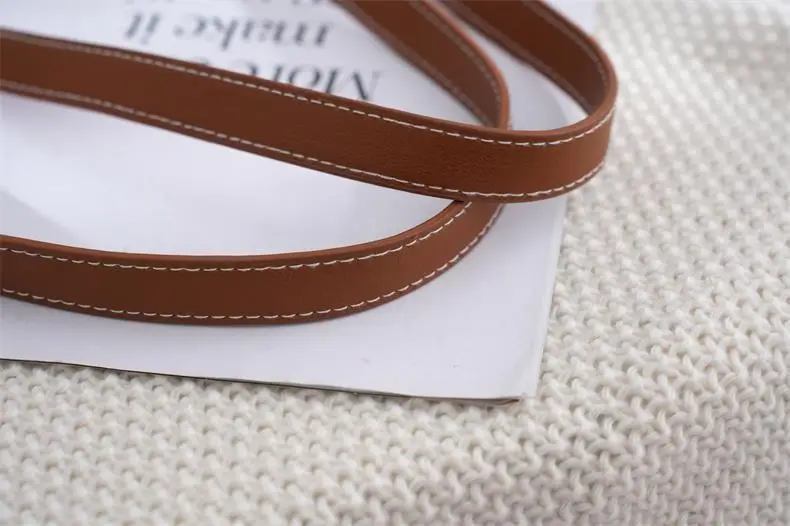 Vintage Straw Shoulder Bag with Leather Strap — feature 13