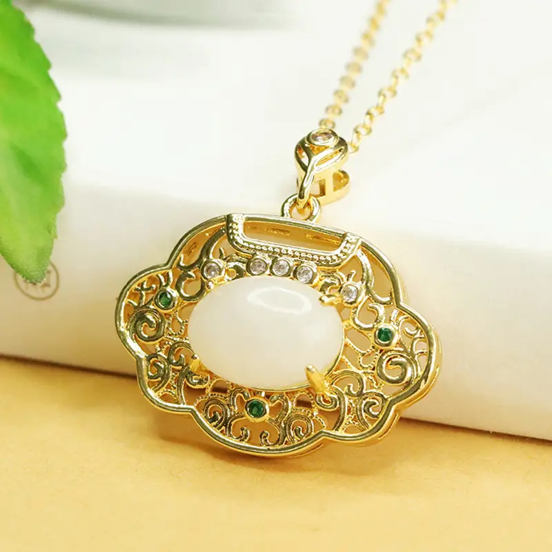Aiyu Jade Pendant Necklace with Palace Design — feature 11