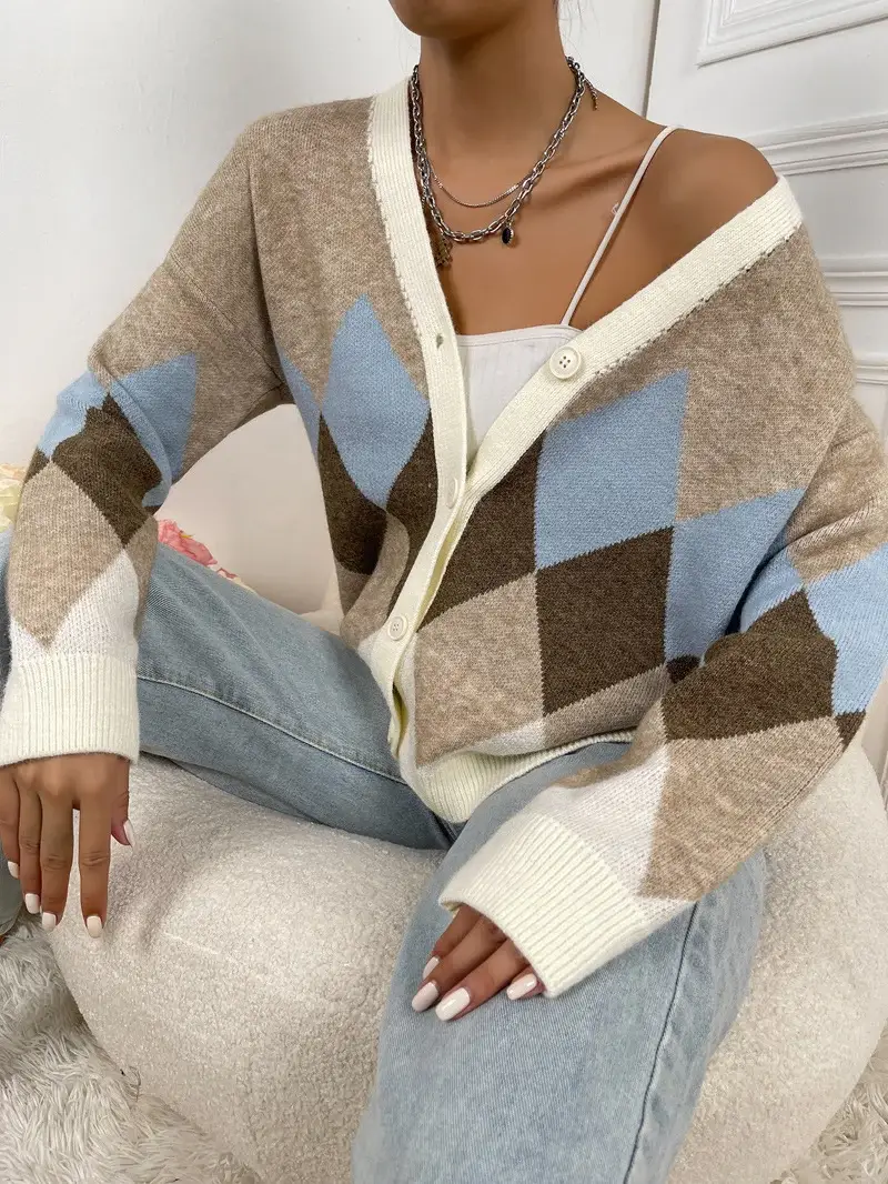 2025 V-Neck Knit Viscose Diamond Spalung Vest — feature 4