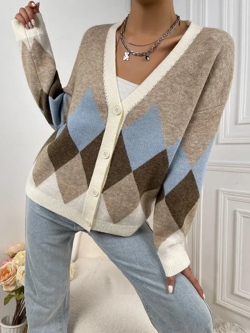 2025 V-Neck Knit Viscose Diamond Spalung Vest — feature 6