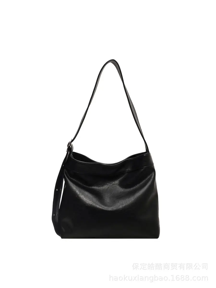 Black Leather Shoulder Bag for Women Winter 2023