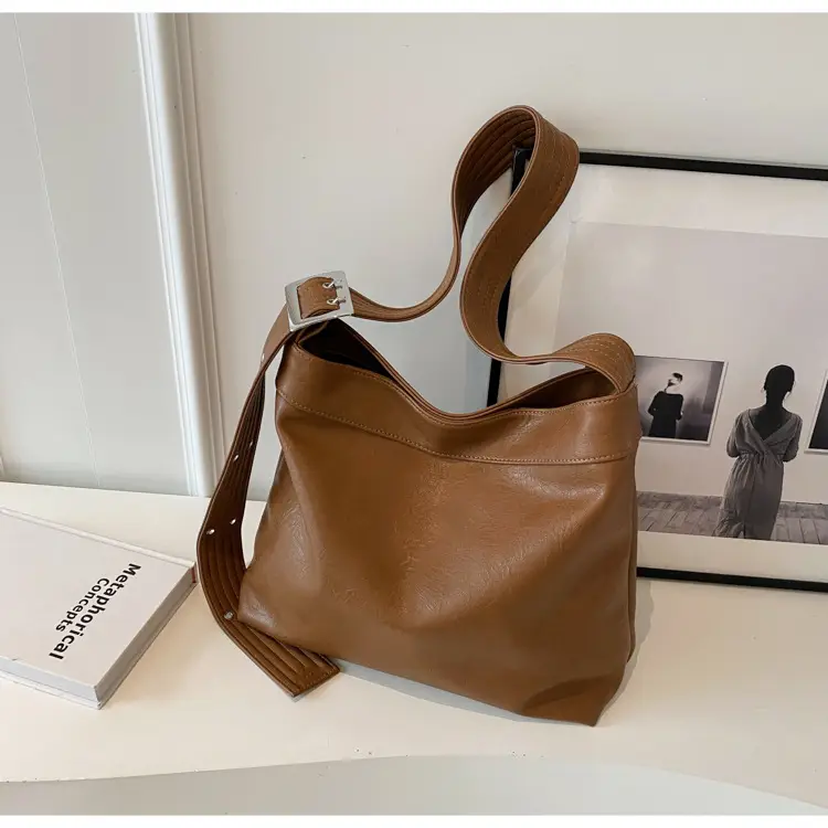 Black Leather Shoulder Bag for Women Winter 2023 — feature 26