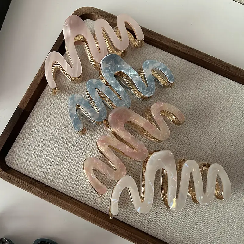Elegant Pink Acetate Hair Clips for Women - Image 9