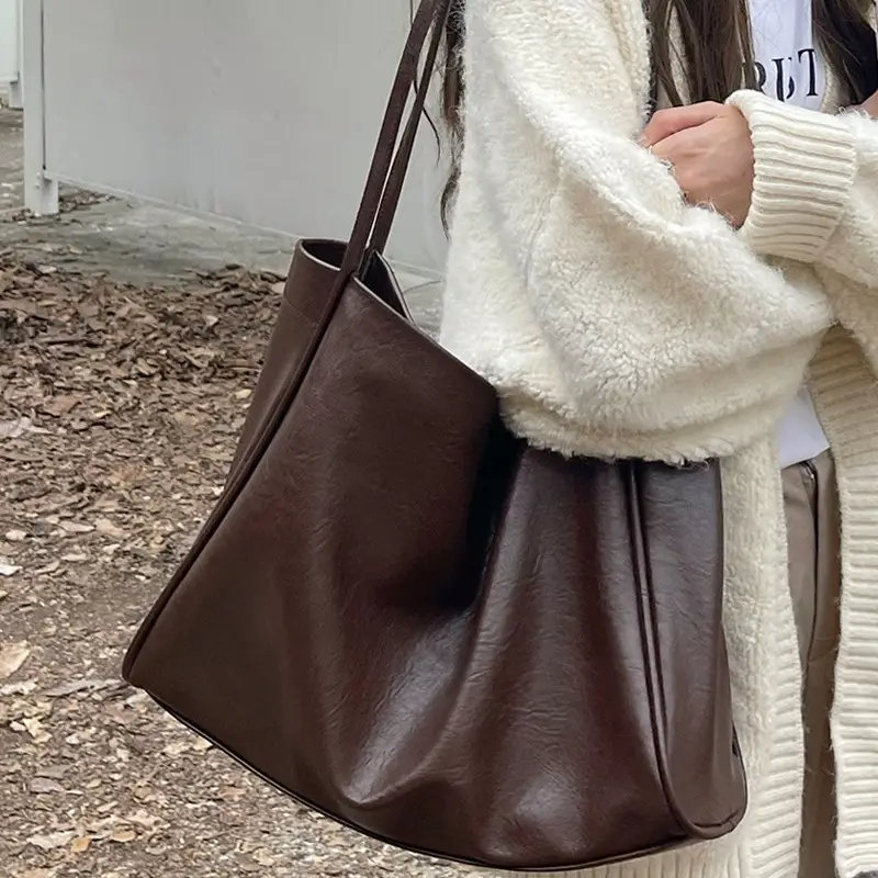 Brown Large Capacity Leather Tote Bag for Women - Image 4
