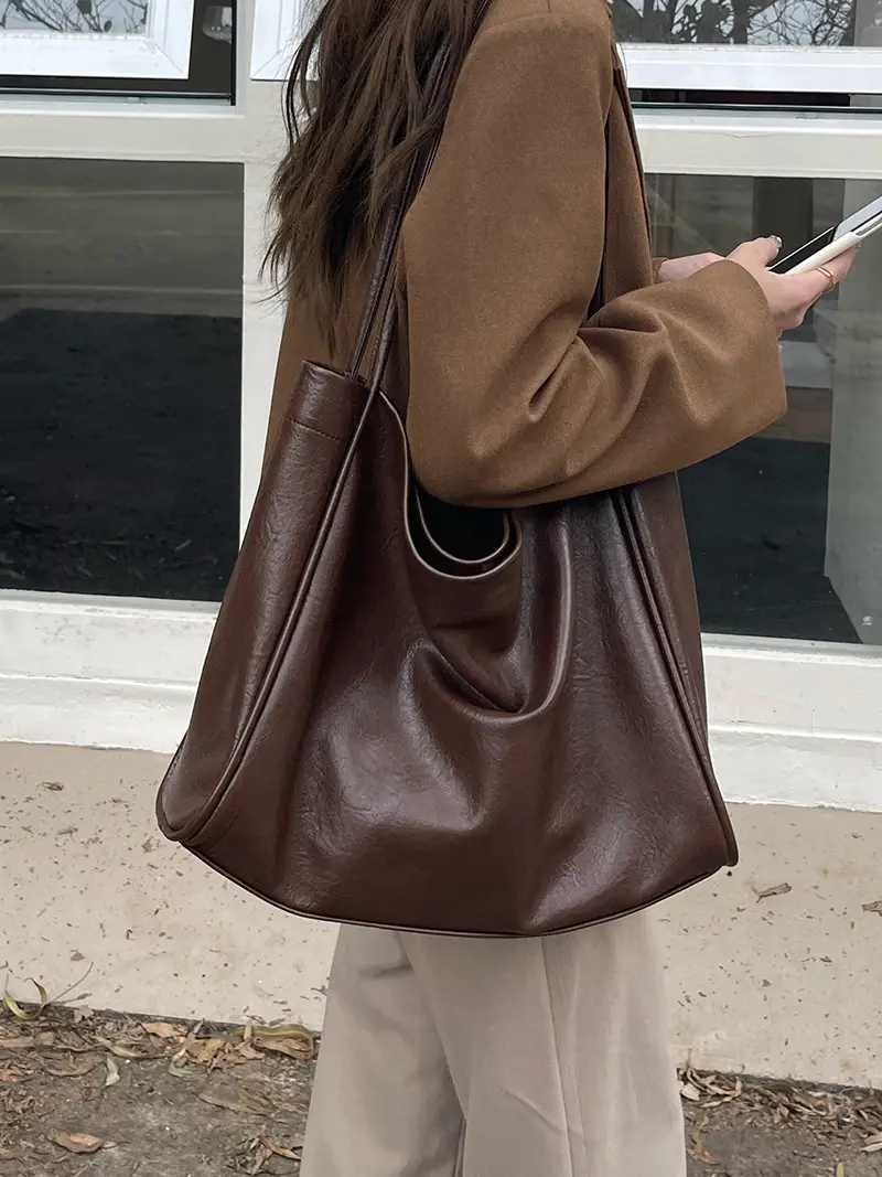Brown Large Capacity Leather Tote Bag for Women — feature 7