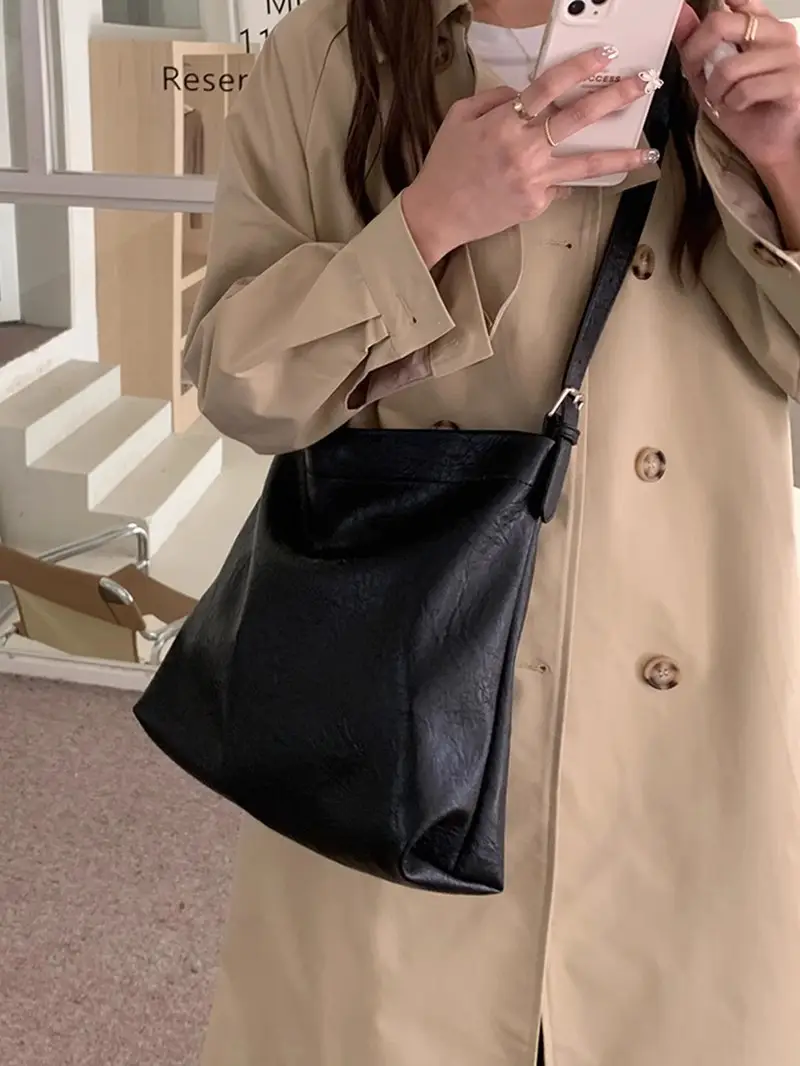 Black Leather Tote Bag for College Students Lightweight All-match - Image 6