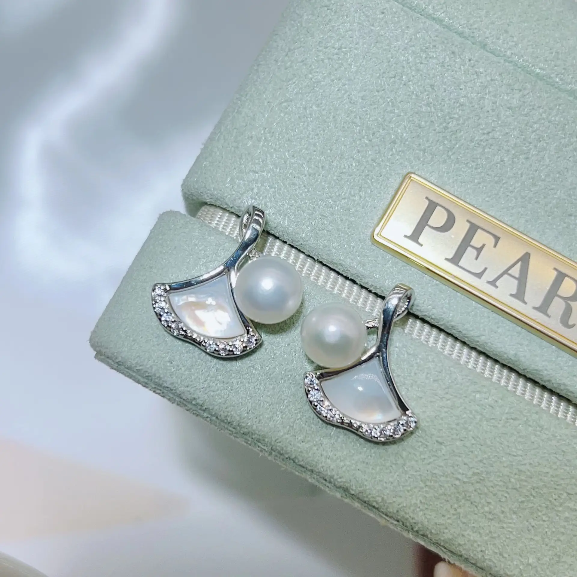 S925 Sterling Silver Plum Blossom Tulip Pearl Earrings — feature 28