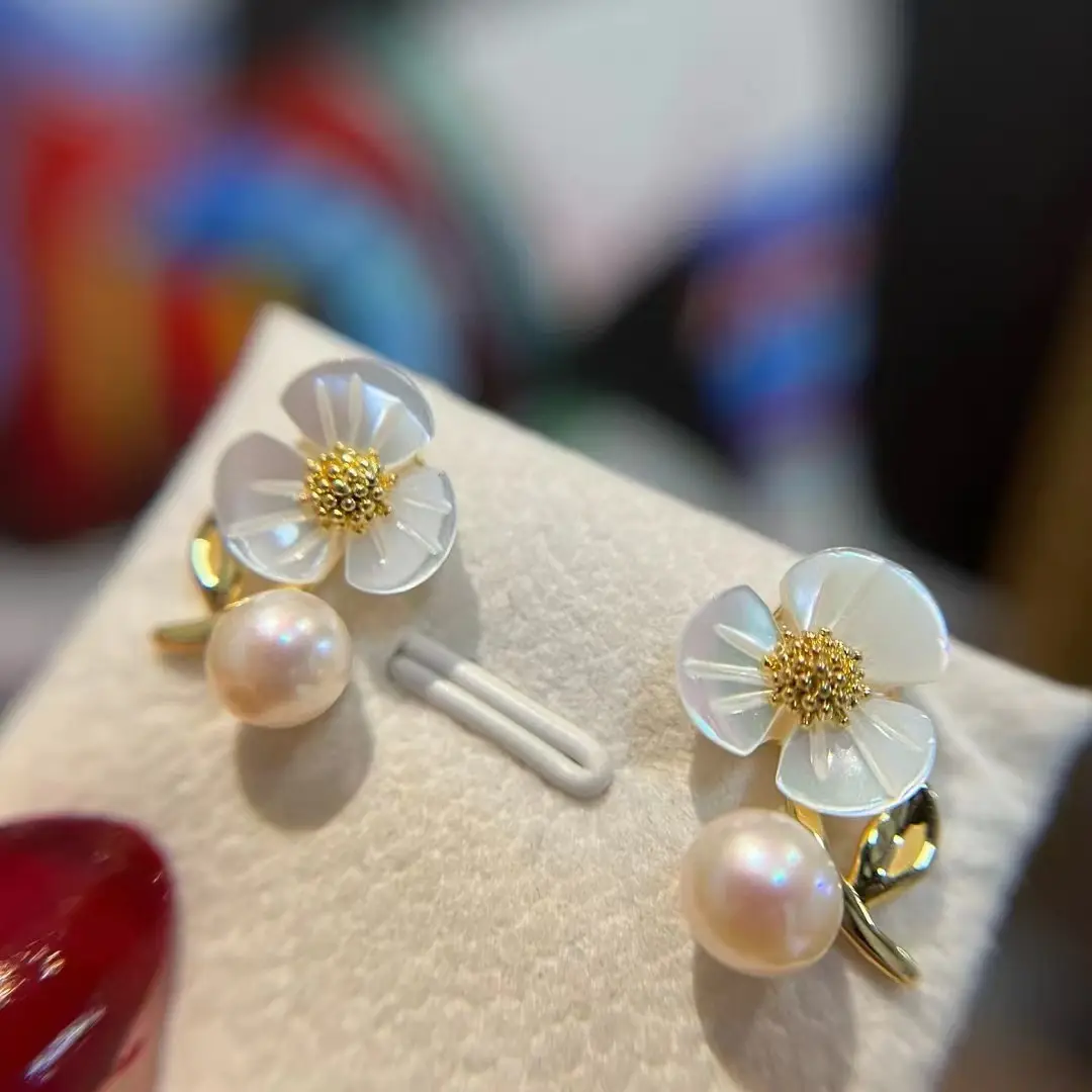 S925 Sterling Silver Plum Blossom Tulip Pearl Earrings — feature 5