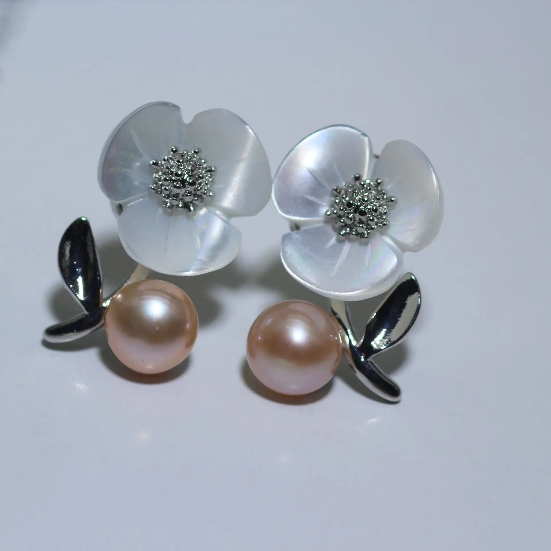 S925 Sterling Silver Plum Blossom Tulip Pearl Earrings — feature 9