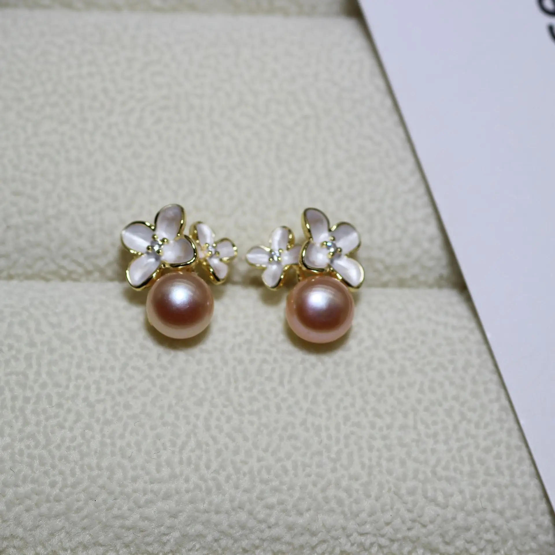 Flower Pearl Earrings Drop Oil Size Gold Plated — feature 3