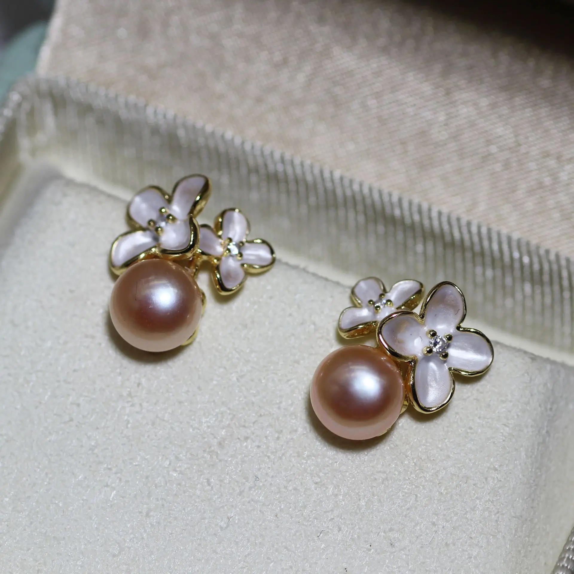 Flower Pearl Earrings Drop Oil Size Gold Plated - Image 2