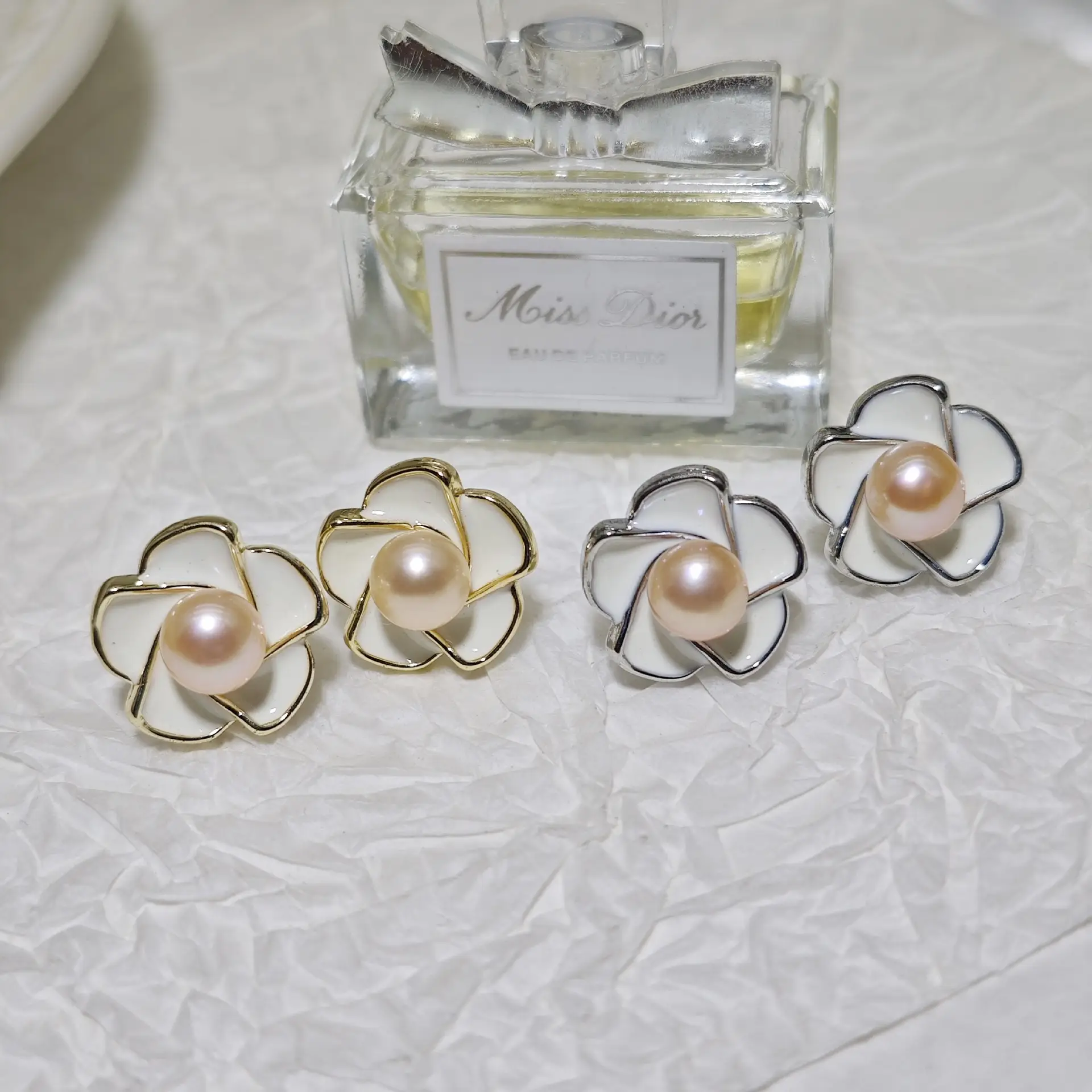Flower Pearl Earrings Drop Oil Size Gold Plated - Image 4