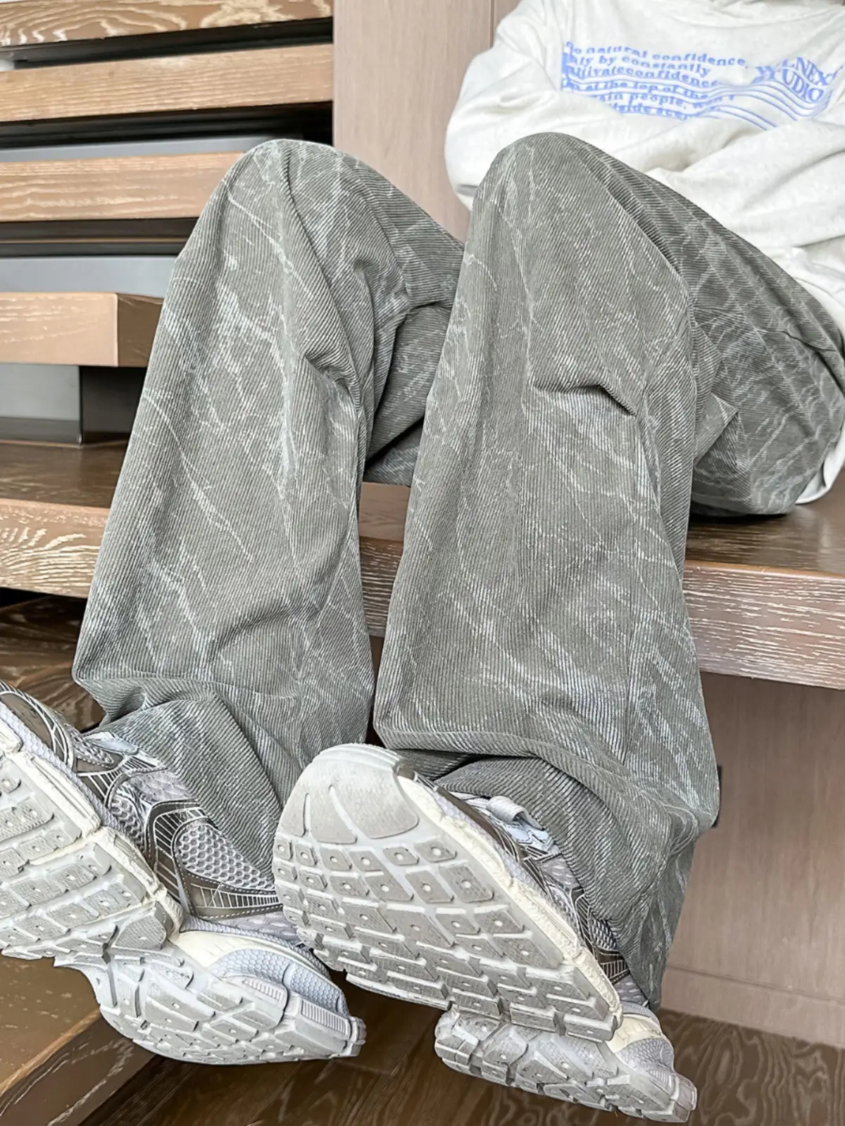 Men Fleece Lined Grey Wide Leg Pants - Image 6