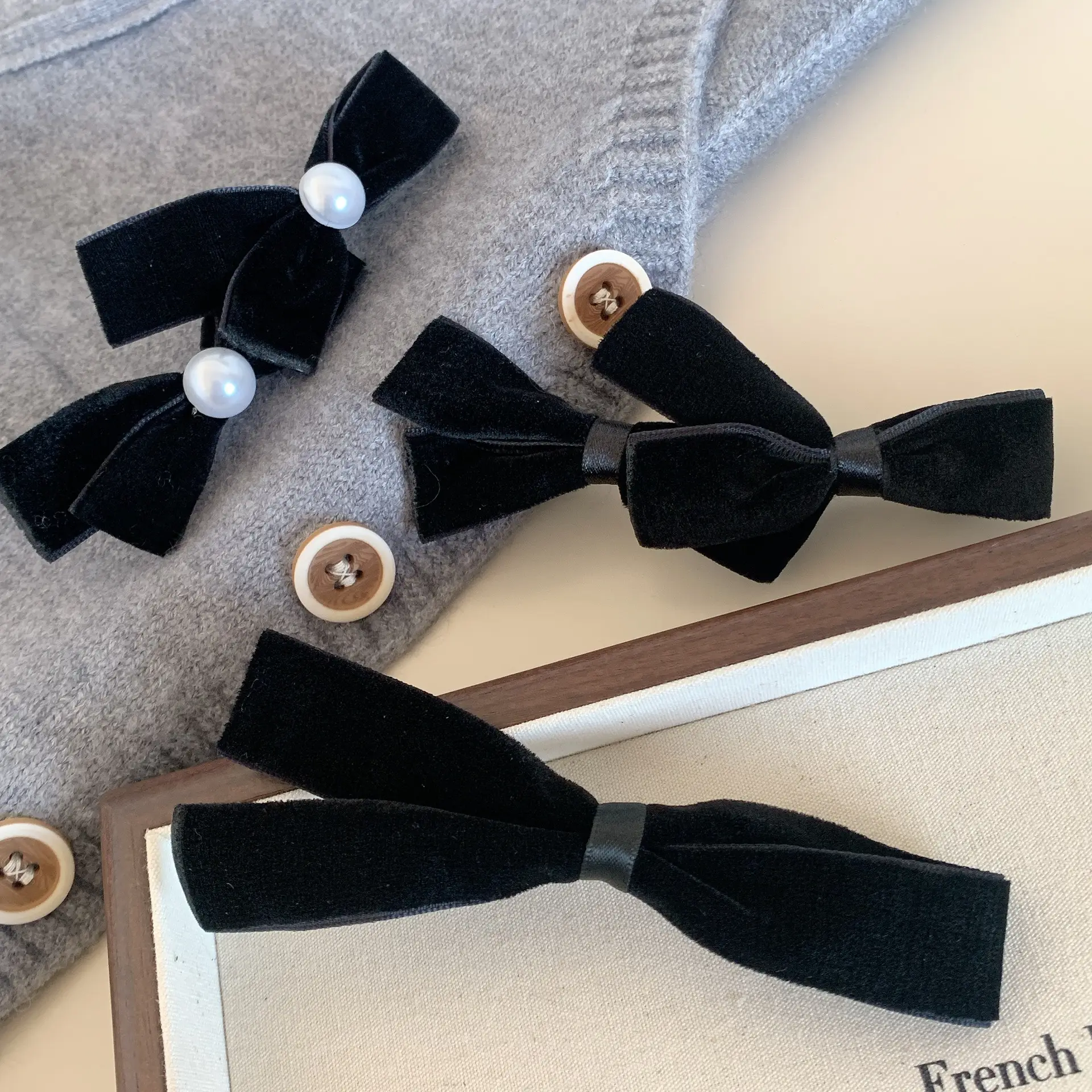 Black Velvet Pearl Bow Hairpin for Women — feature 14