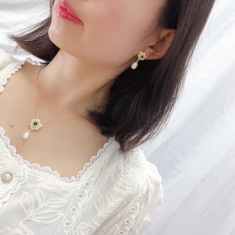 18k Gold Pearl Flower Earrings Necklace Set - Image 7