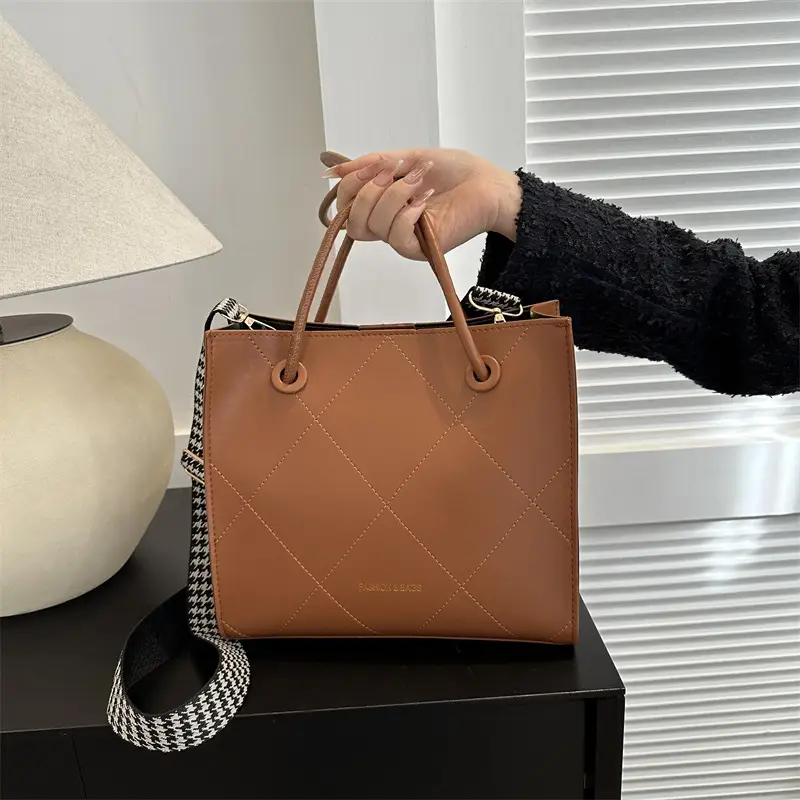 Black Quilted Tote Bag for Women 2023 Winter - Image 8