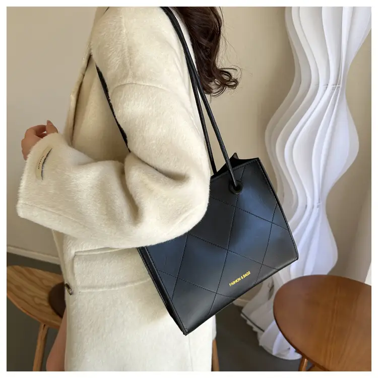 Black Quilted Tote Bag for Women 2023 Winter — feature 10