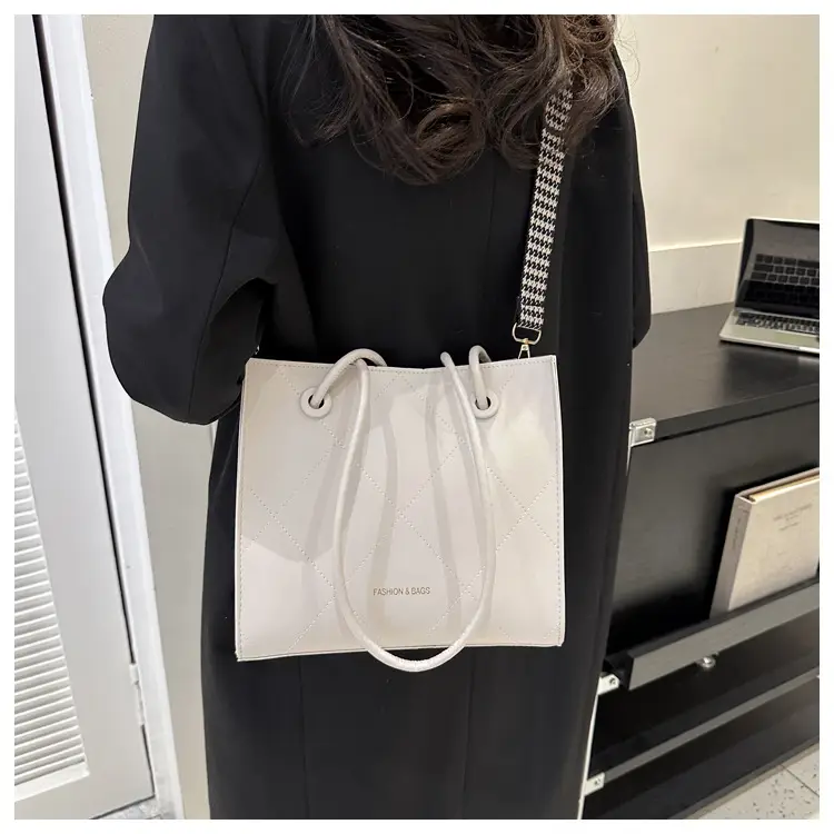 Black Quilted Tote Bag for Women 2023 Winter — feature 19