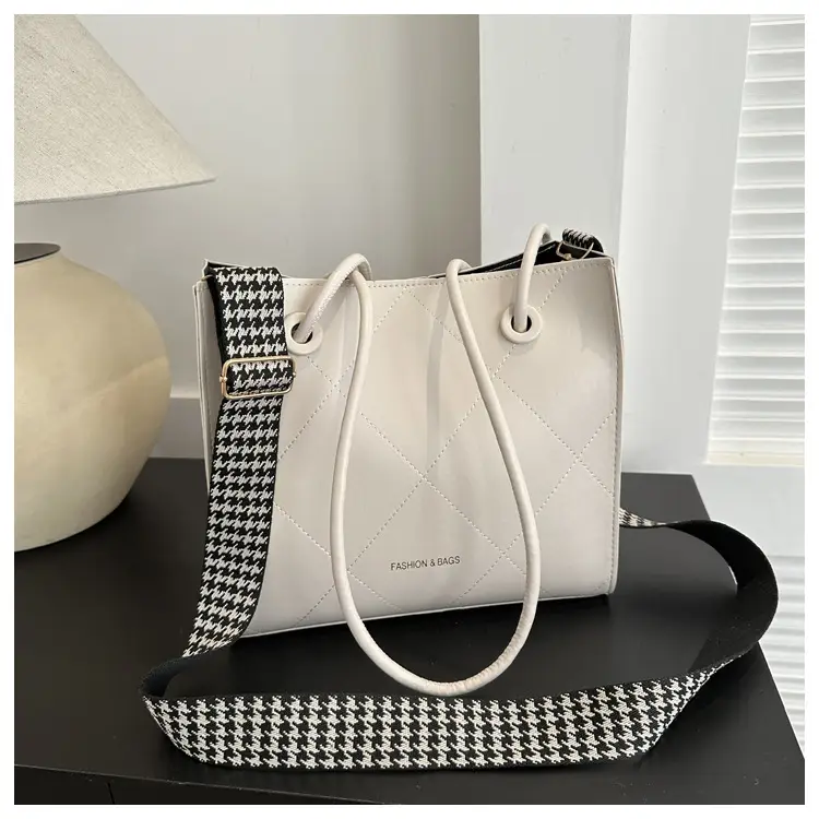 Black Quilted Tote Bag for Women 2023 Winter — feature 24