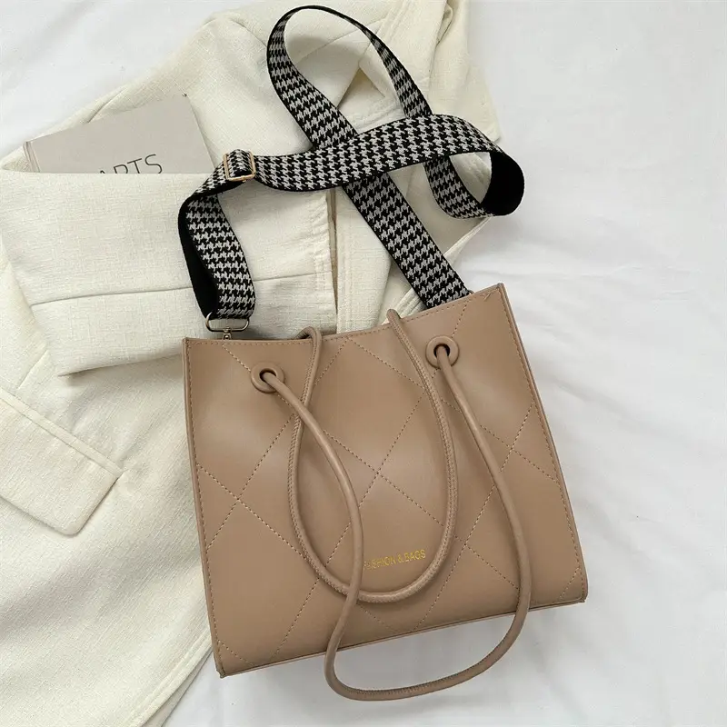 Black Quilted Tote Bag for Women 2023 Winter - Image 3