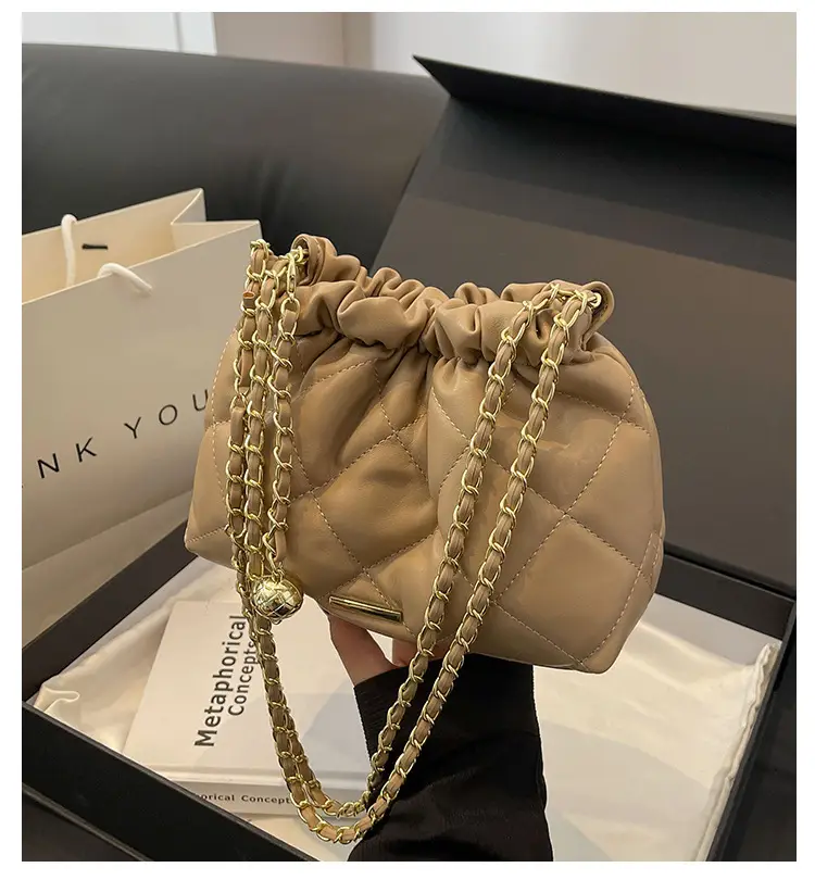 Women Chain Bag Autumn Winter 2026 Niche Design — feature 10