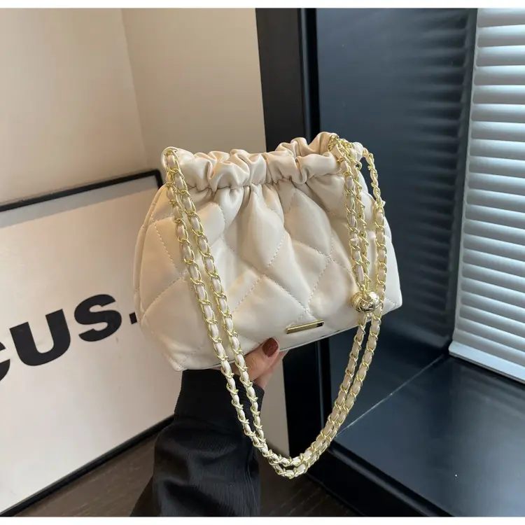 Women Chain Bag Autumn Winter 2026 Niche Design — feature 18